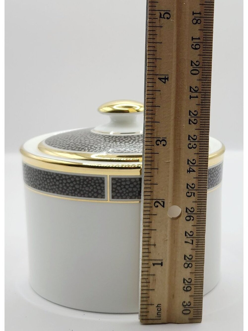 Wedgwood Shagreen Cocoa Sugar Bowl With Lid Chocolate Gold Porcelain New W/ Tags - Picture 8 of 9